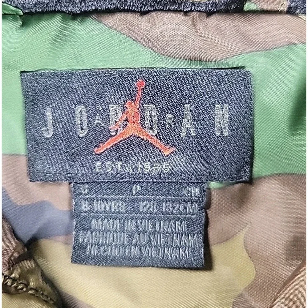 Nike Air Jordan Youth Boys Small Full Zip Jacket‎ Camo Hooded Windbreaker